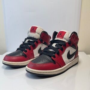 Air Jordan 1 Mid PS 'Chicago Black Toe' Basketball 640734-069 Size 12C.